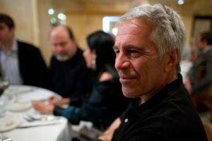 От учителя математики до одного из самых влиятельных американцев: кто такой Джеффри Эпштейн?