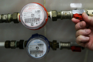 В России плата за холодную воду без счетчика выросла вдвое. Как его установить и снимать показания?