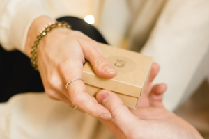 Обойдемся без носков и гелей для душа: 30 идей для недорогих подарков на 23 февраля