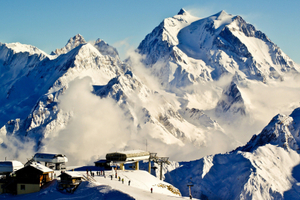 Устрицы, джеты и Патрисия Каас: что известно о скандале вокруг Rendez-Vous из-за тусовки в Куршевеле