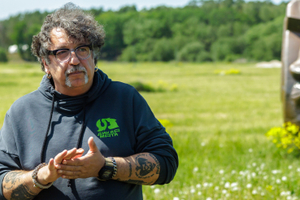 «В хорошую песню ныряешь, как в новое измерение»: 10 вопросов продюсеру «Дикой Мяты»