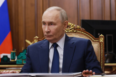 Путин приказал ведомствам организовать вывозные рейсы с Ближнего Востока