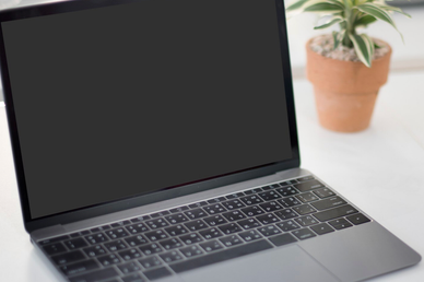 Apple анонсировала презентацию 4 марта, где могут показать бюджетный MacBook