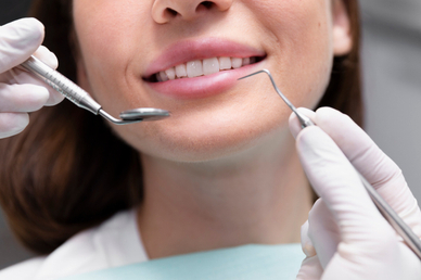 В ГД предложили сделать зубное протезирование бесплатным для матерей двух детей