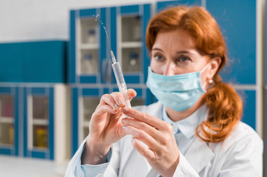 Минздрав РФ разработал проект о внесении вакцин от рака в программу ОМС