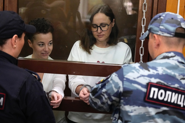 Суд вынес приговор лауреаткам «Золотой маски» Петрийчук и Беркович. В чем их обвиняют? 