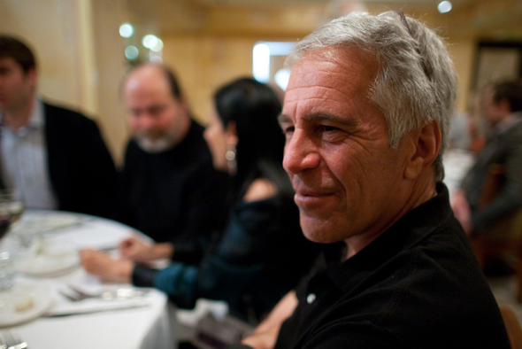 От учителя математики до одного из самых влиятельных американцев: кто такой Джеффри Эпштейн?