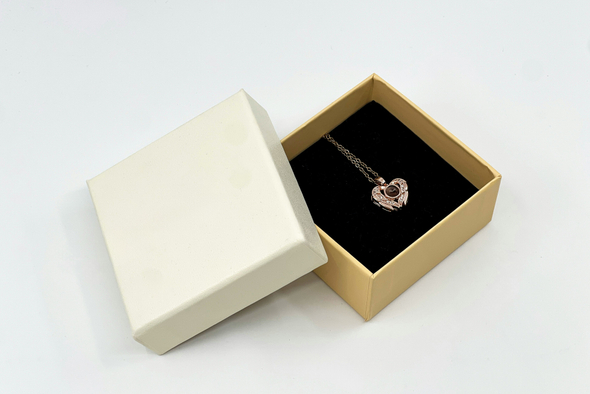 Россиянки назвали подарки дешевле 30 тыс. рублей оскорблением