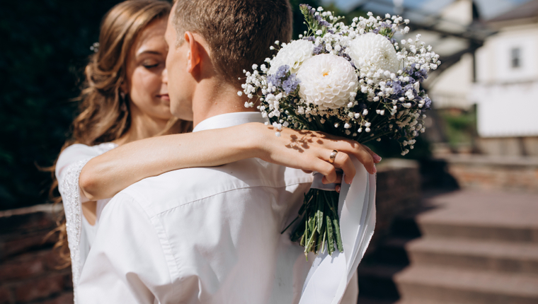 Тренд на пышные свадьбы в России уходит в прошлое из-за роста цен