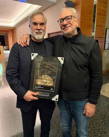 Валерий Меладзе с братом Константином. Фото © Instagram (признан экстремистской организацией и запрещен на территории Российской Федерации) / meladzevalerian