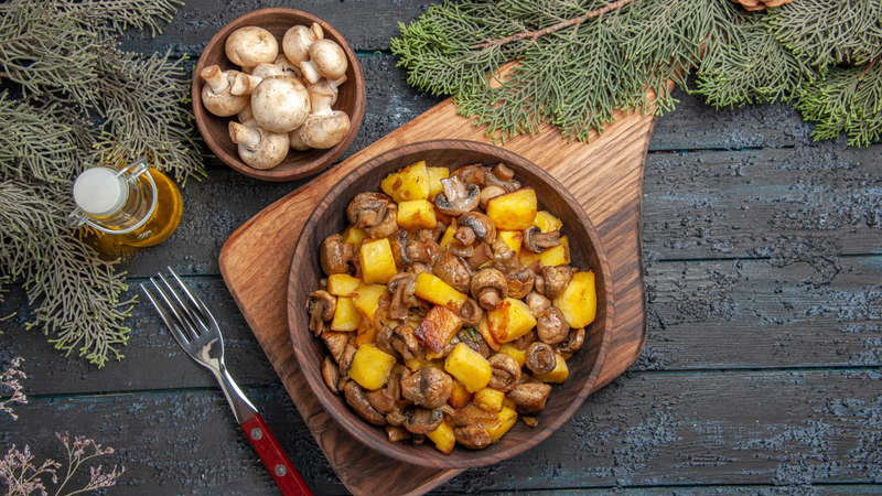 Картофель с грибами. Фото: Freepik