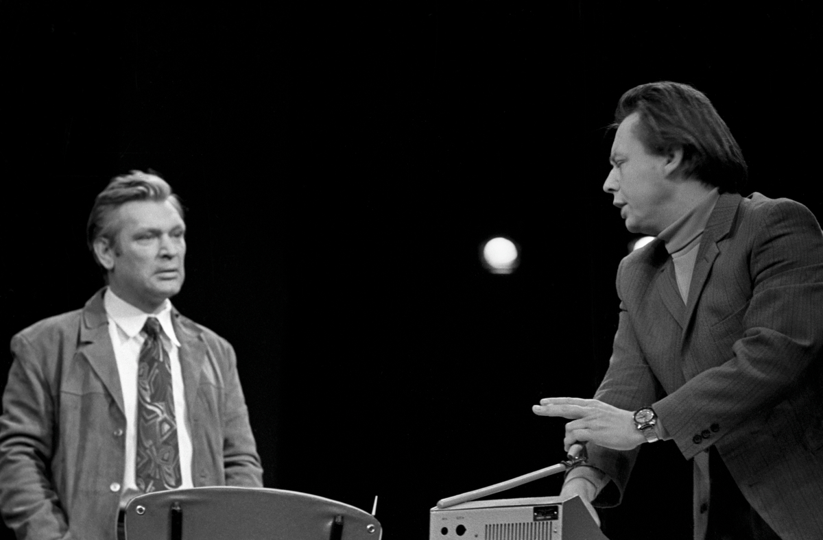 Спектакль «Погода на завтра» на сцене «Современника», 1973 год. Фото: Михаил Строков/Фотохроника ТАСС