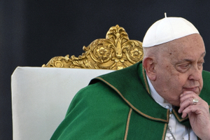 «Cвобода слова не дoлжна становиться предлогом для оскорблeния»: 15 цитат папы римского Франциска