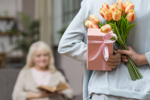 Для творчества, чилла и уюта: как выбрать идеальный подарок для мамы