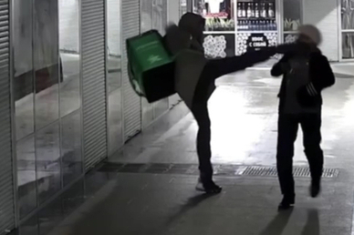 Избившего пенсионерку курьера отправили в психбольницу