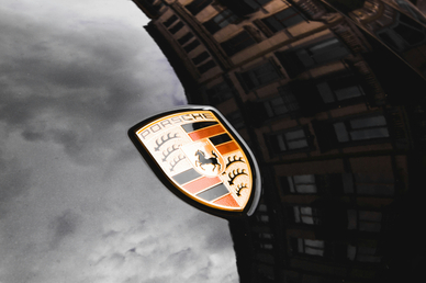 Дилер Porsche: устранение сбоя и перепрошивка авто будут стоить 27 тыс. рублей