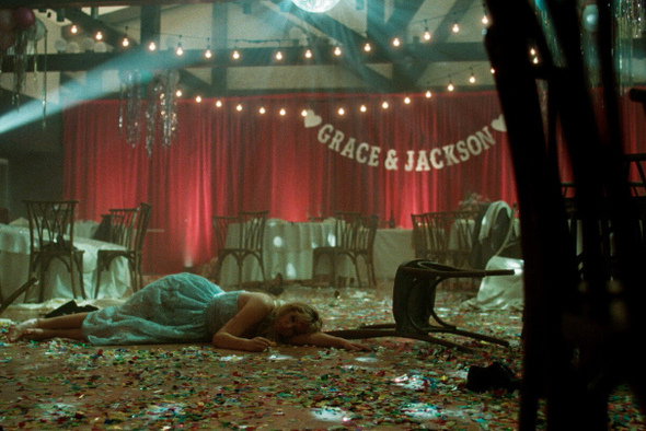 Почему любовь не вылечит все болезни: каким получился новый фильм с Паттинсоном и Лоуренс