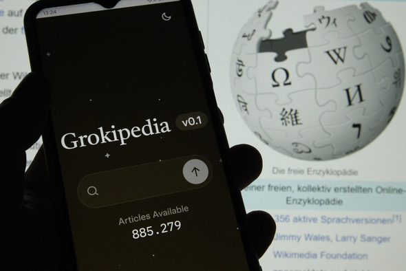 Илон Маск против «Википедии»: что такое «Грокипедия» и как она меняет реальность