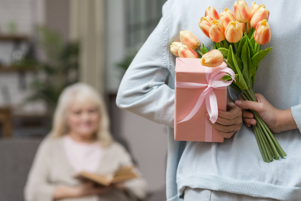 Для творчества, чилла и уюта: как выбрать идеальный подарок для мамы