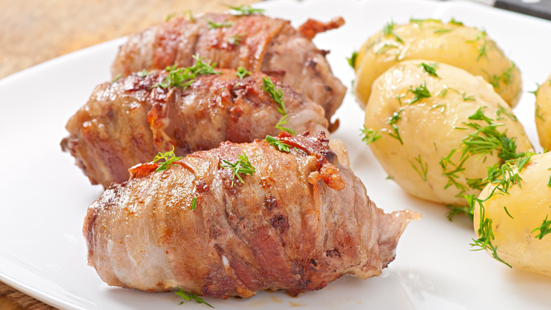 Корейка в беконе. Фото: Freepik