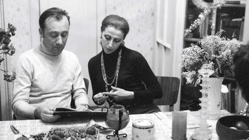 Родион Щедрин и Майя Плисецкая у себя дома. Олег Булдаков/ТАСС