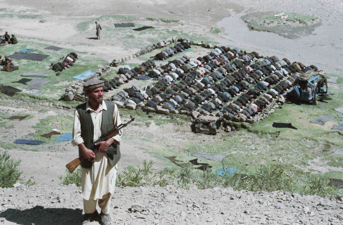Пленные талибы в Афганистане в 1999 году. Фото: Жуков Сергей/Фотохроника ТАСС