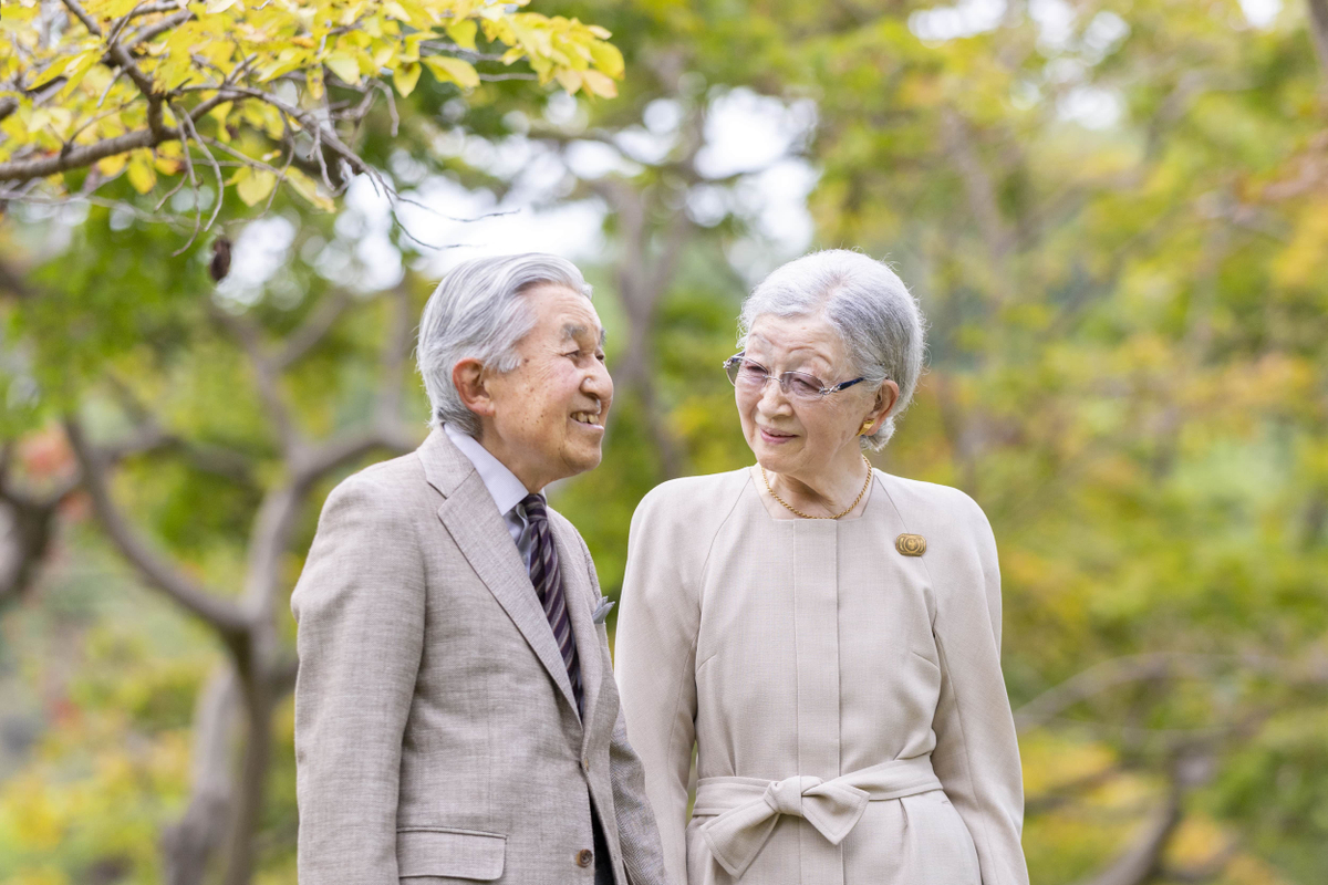 Акихито и его супруга Митико в императорской резиденции в Токио в 2022 году. Фото: AP/TASS