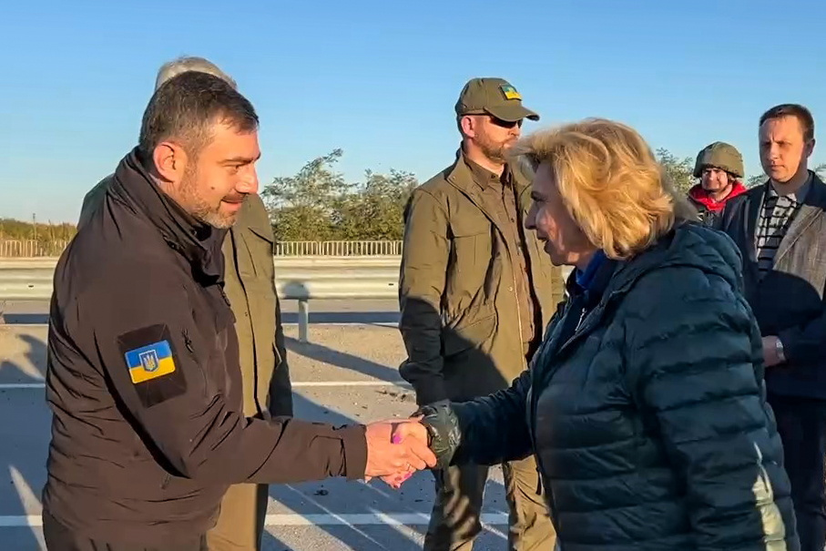 Лубинец и Москалькова во время обмена пленными. Аппарат УПЧ в РФ/ТАСС