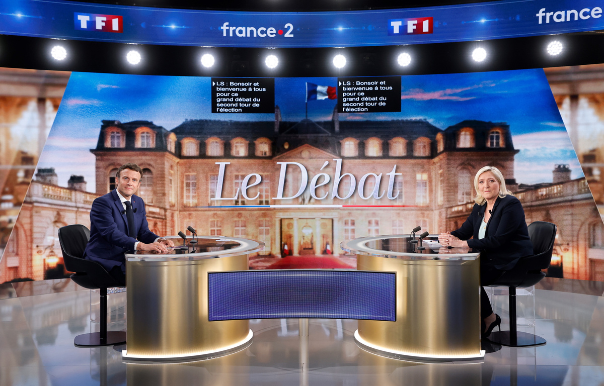 Теледебаты Макрона и Ле Пен в 2022 году. Фото: LUDOVIC MARIN/POOL/TASS