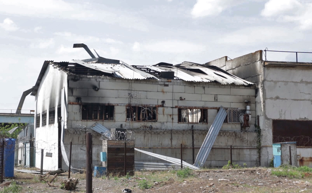 Разрушенное СИЗО в Еленовке. Фото: AP/TASS