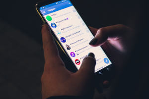 Telegram исполнилось 10 лет. Вот три преимущества и три недостатка главного мессенджера страны
