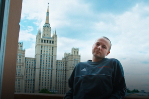 Детдомовский шик Гоши Рубчинского: чем известен дизайнер