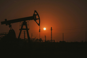 Эксперт рынка газа Демидов: снижение цен на нефть не повлияет на планы России