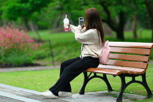 Усталость от соцсетей или намеренный игнор: почему близкие не ставят нам лайки