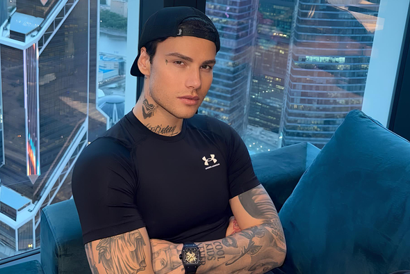 Провокатор или гений маркетинга: почему Xolidayboy так популярен