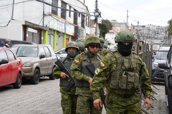 Захват телеканала, бунты в тюрьмах и побег главаря банды: что происходит в Эквадоре?