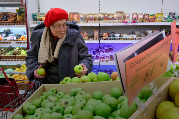 В России предложили создать полки с бесплатными продуктами. Почему этого не сделали раньше?
