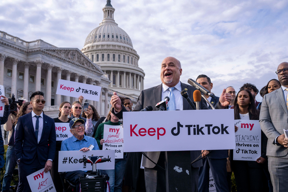 Последние дни TikTok: чем соцсеть не угодила властям США и купит ли ее MrBeast?