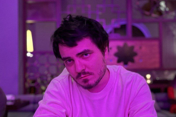 Абьюз, развод и русская мафия: депортируют ли Мэддисона после конфликта с мужем Amouranth?