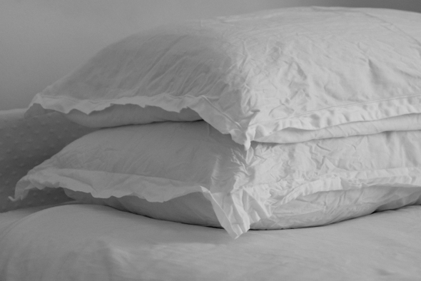 Жесткость и размер: как подобрать удобную подушку и матрас для здорового сна?
