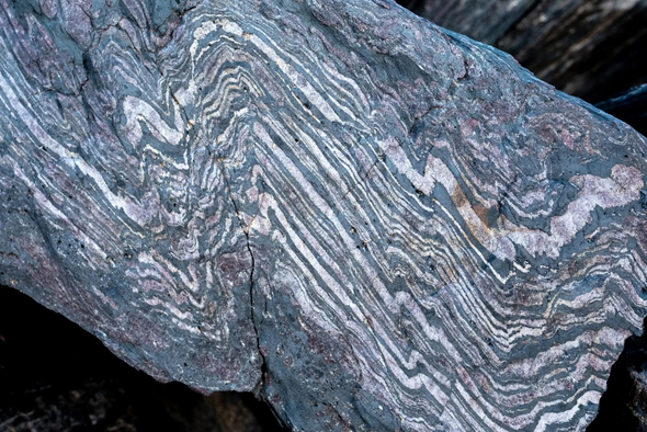 Находка из камня: ученые раскрыли тайны древнего магнитного поля Земли