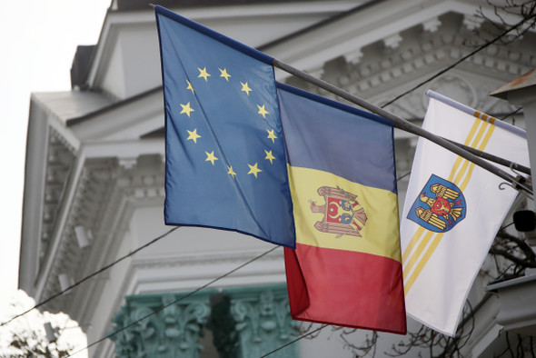Молдавия решила полностью перейти на румынский язык. Зачем ей это нужно?  