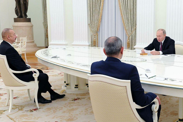 Завершились переговоры Путина, Алиева и Пашиняна. Пашинян считает, что конфликт до сих пор не урегулирован