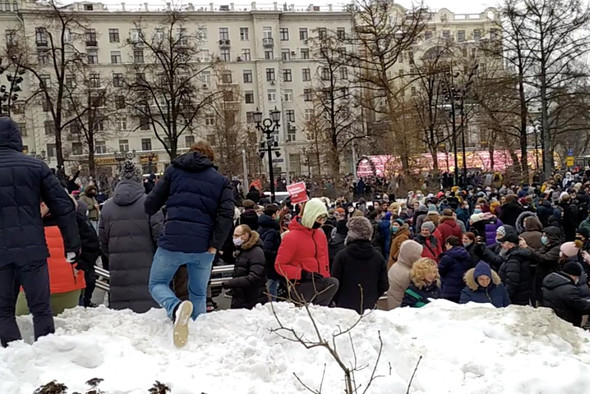 В стычках полиции и участников акции на Пушкинской в Москве есть пострадавшие
