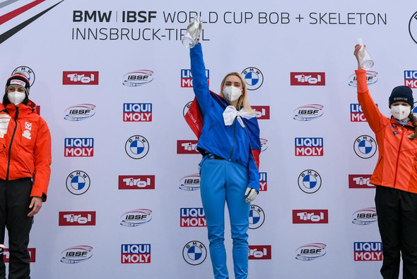 Скелетонистка Никитина выиграла золото на заключительном этапе Кубка мира