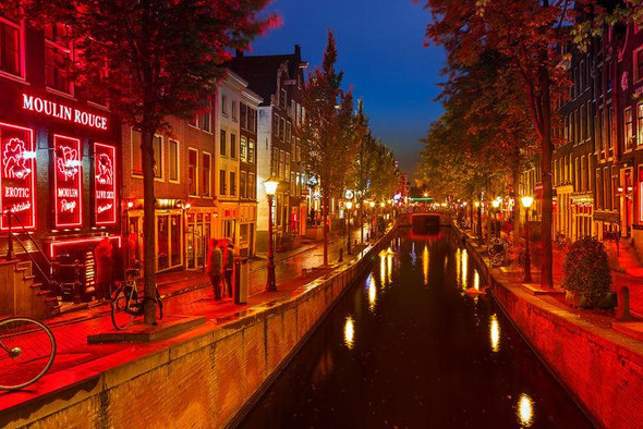 В Амстердаме закрывают «квартал красных фонарей» 