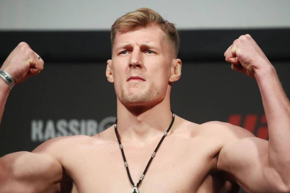 Россиянин Волков нокаутировал Оверима на турнире UFC Fight Night 184