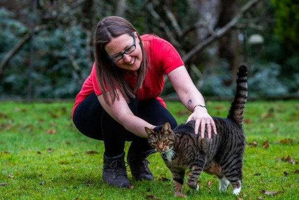 Британка ушла с госслужбы, чтобы стать «заклинательницей кошек»