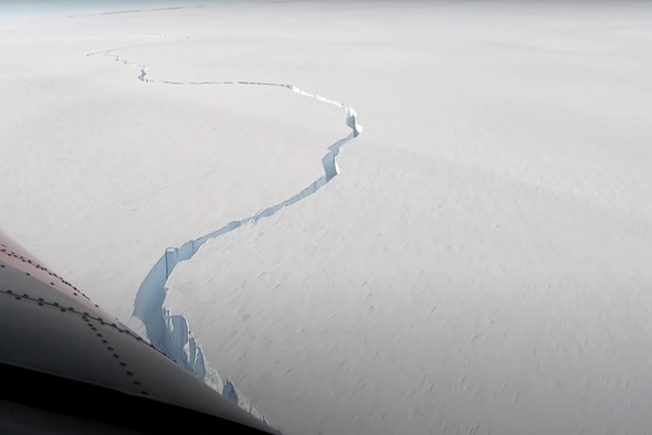 Айсберг размером с Санкт-Петербург откололся от Антарктиды