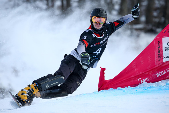 Дмитрий Логинов выиграл золото на чемпионате мира по сноуборду 